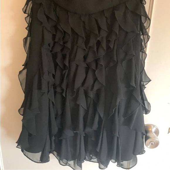 White House black market formal
Black strapless dress size 4 Prom, Party edgy - Picture 4 of 13